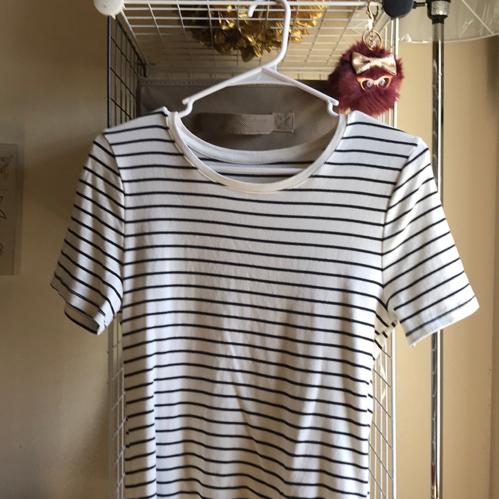 black and white stripped tee
